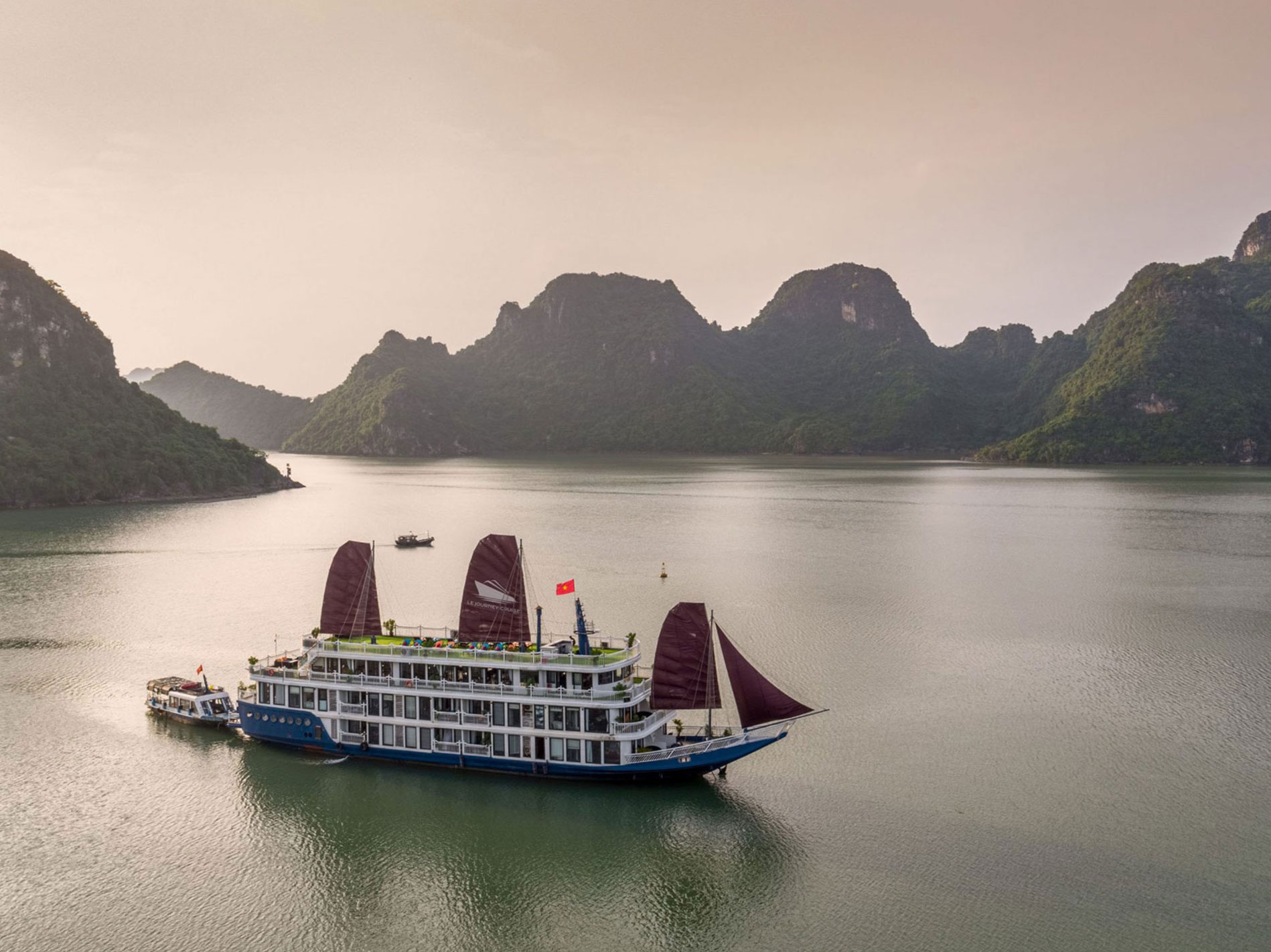 Le Journey Luxury Cruise 5 stars