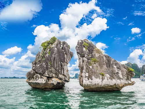 Top 5 Best Luxury Cruises in Halong Bay (2026 Reviews, Itinerary & Price)
